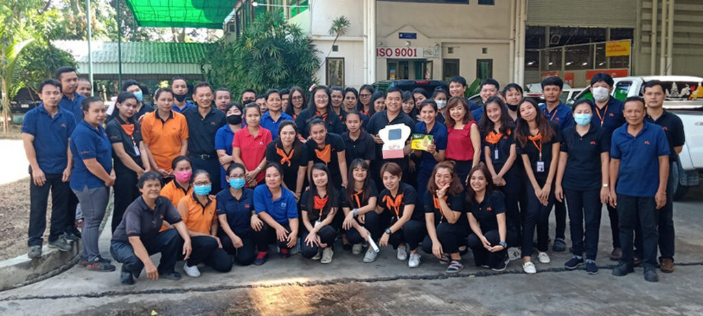 Sun Plus employee group photo.